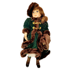Vintage Franklin Heirloom Catherine Rose Porcelain Velvet Coat Doll Victorian‎